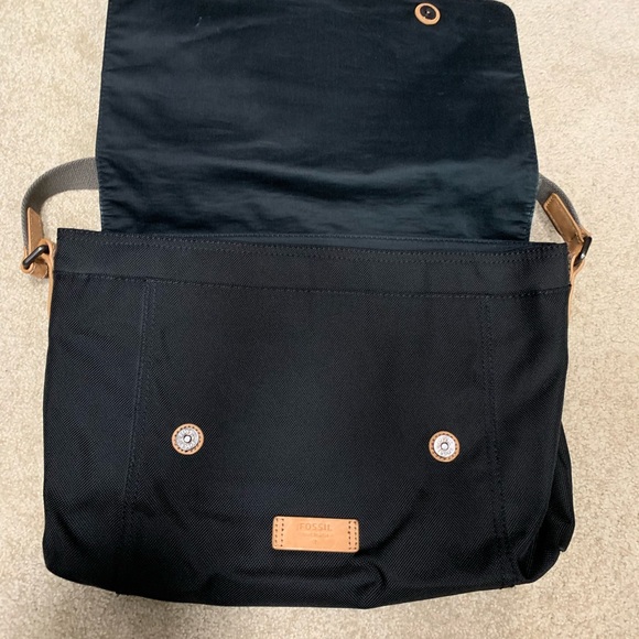 FOSSIL MESSENGER BAG - Picture 2 of 5